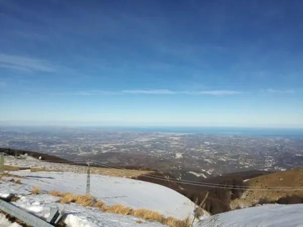 Sciare in Abruzzo con vista mare